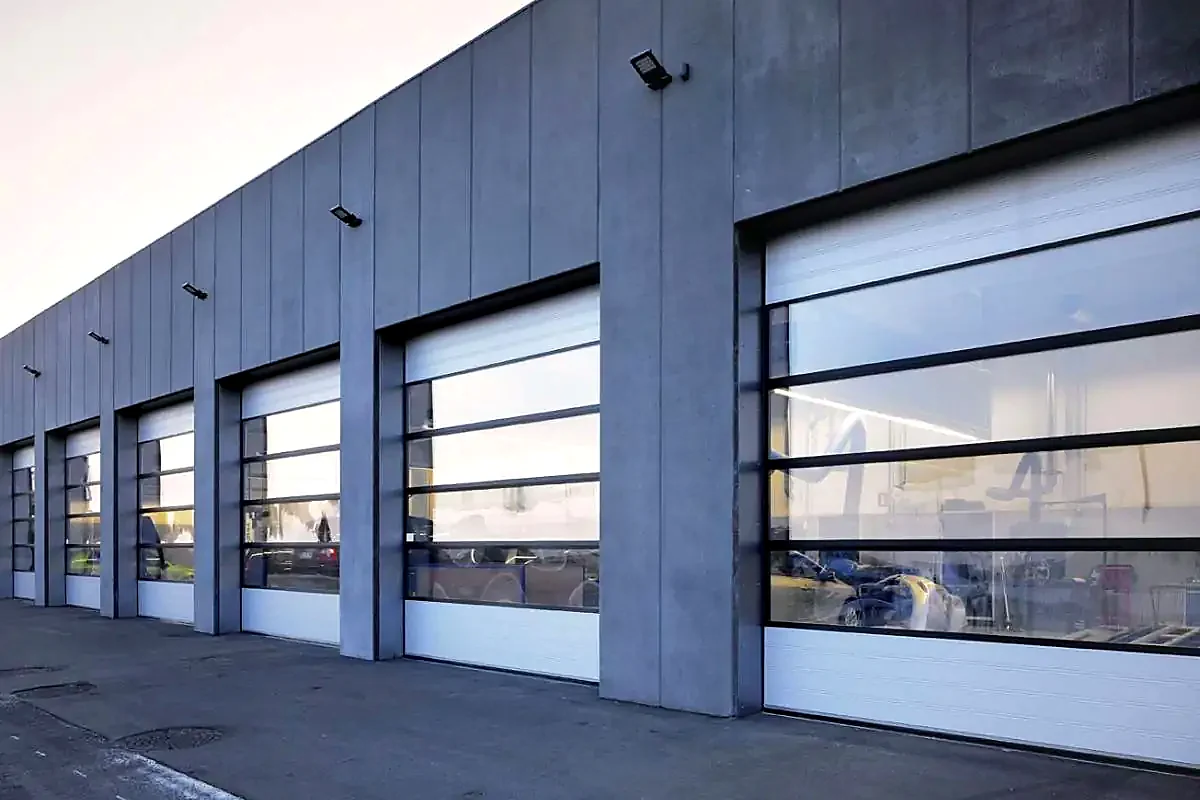 Modern endüstriyel seksiyonel kapılar